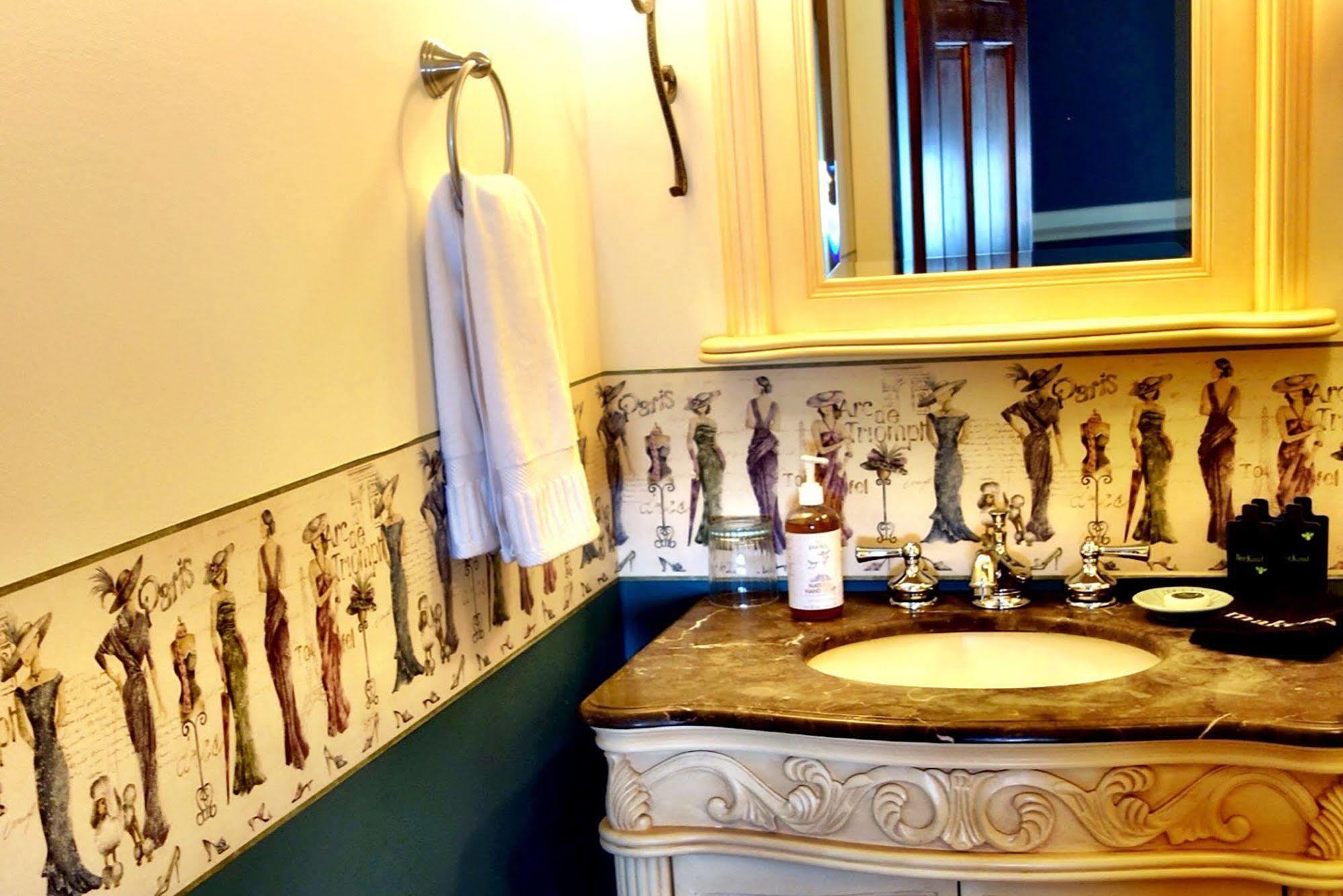 The Jacqueline House Bed and breakfast 5*